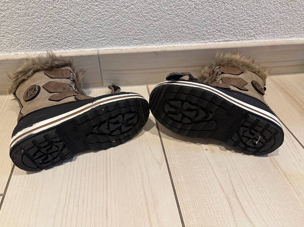 Scarpe per ragazzi: Bottes de neige, taille 25 – Usato da Chapelle-s-Moudon venduto da vanesso 3