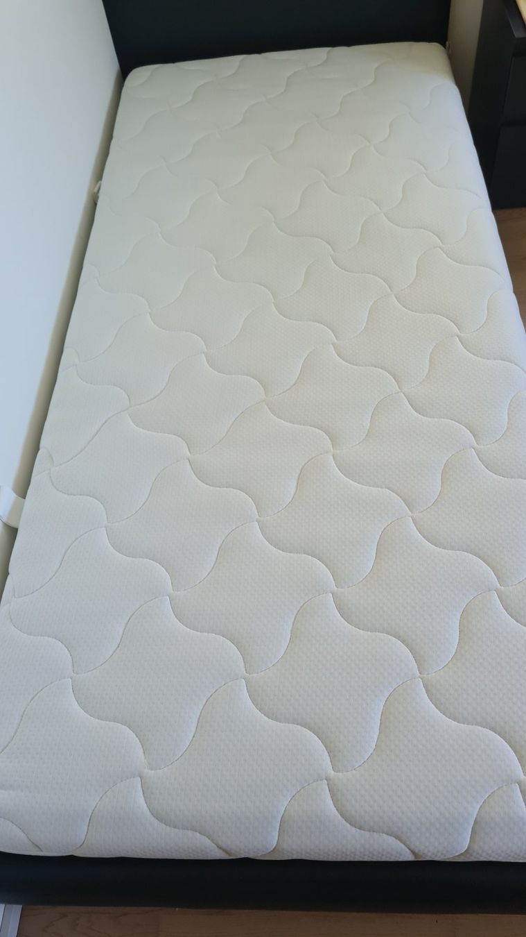 Ikea Letti: Bed and matress - Gratis – Usato da Embrach venduto da mba_ttk7 1