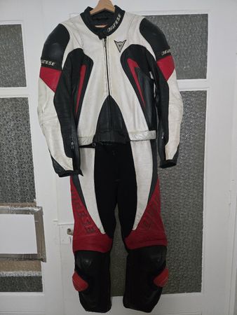 Combinaison cuir moto DAINESE taille 54 bon état 