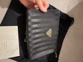 Maison Mollerus Etui schwarz Logo-Muster neuwertig