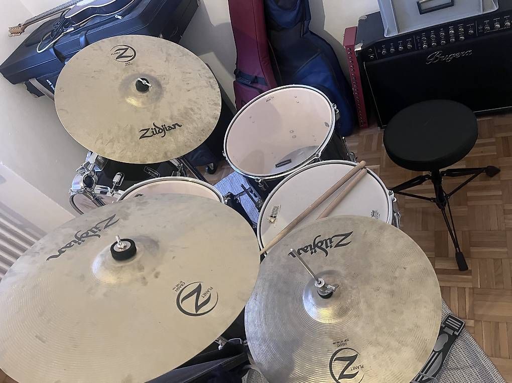 Strumenti musicali: Batteria – Usato da Giubiasco venduto da anca03