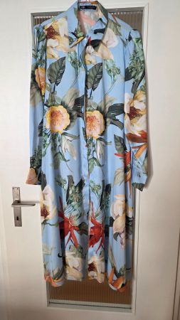 Zara - Blusenkleid mit Blumenmuster