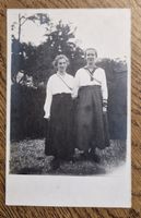 Wer kann das Bild in seine Familiengeschichte einordnen?