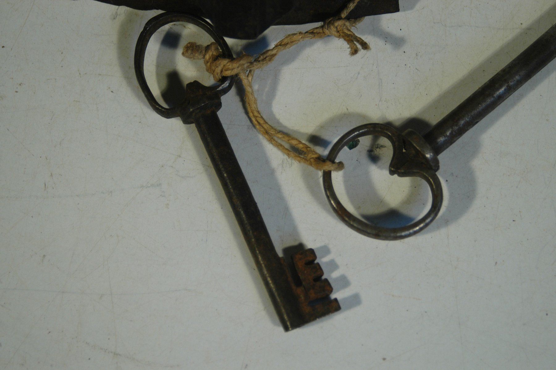 Cadenas: Antikes Schloss mit Schlüsseln – D'occasion à Herisau par Wisen 2