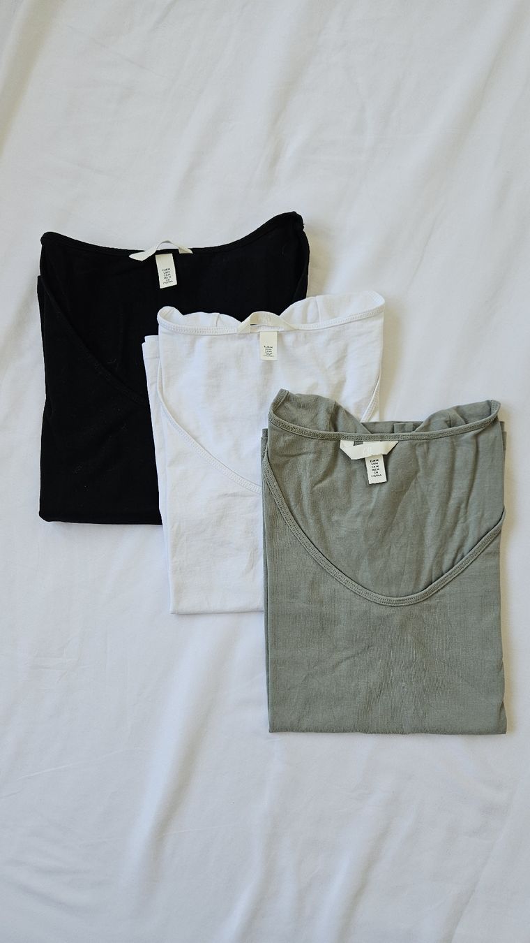 H&M T-shirt: 3 Basic T-Shirt von H&M – Usato da Zürich venduto da AlineW