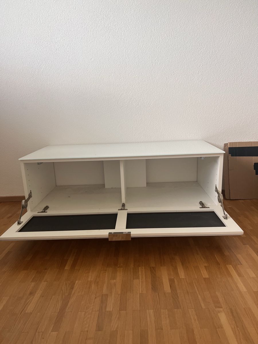 Meubles TV: Tv Möbel weiss – D'occasion à Hinwil par Michelle.C 2