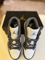 Air Jordan 1 Low GS Iron Grey/Summit White, Neuf!