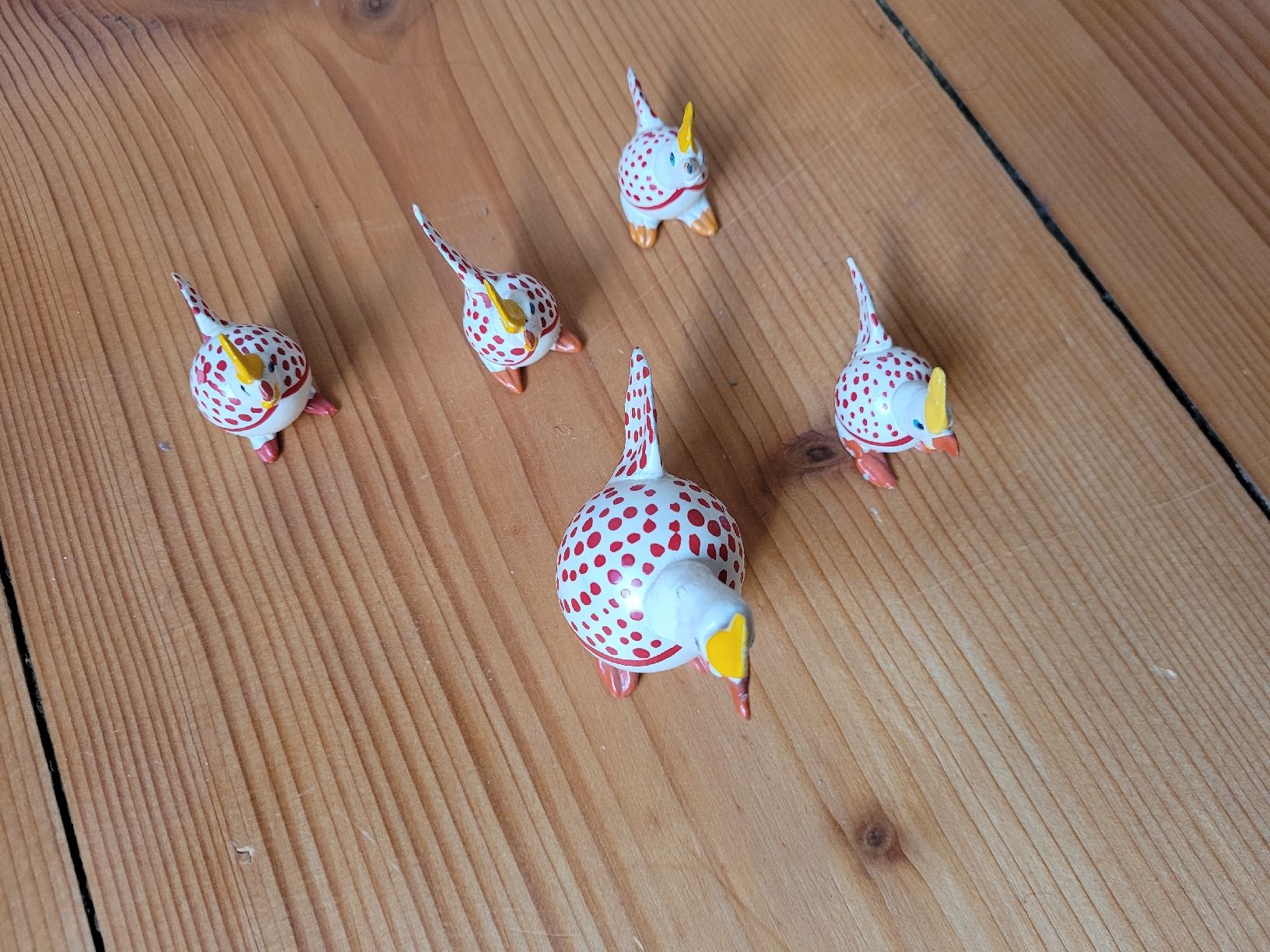 Figuren: Kleine Hühnerfiguren Deko – Gebraucht aus Binningen von franzfritz 1