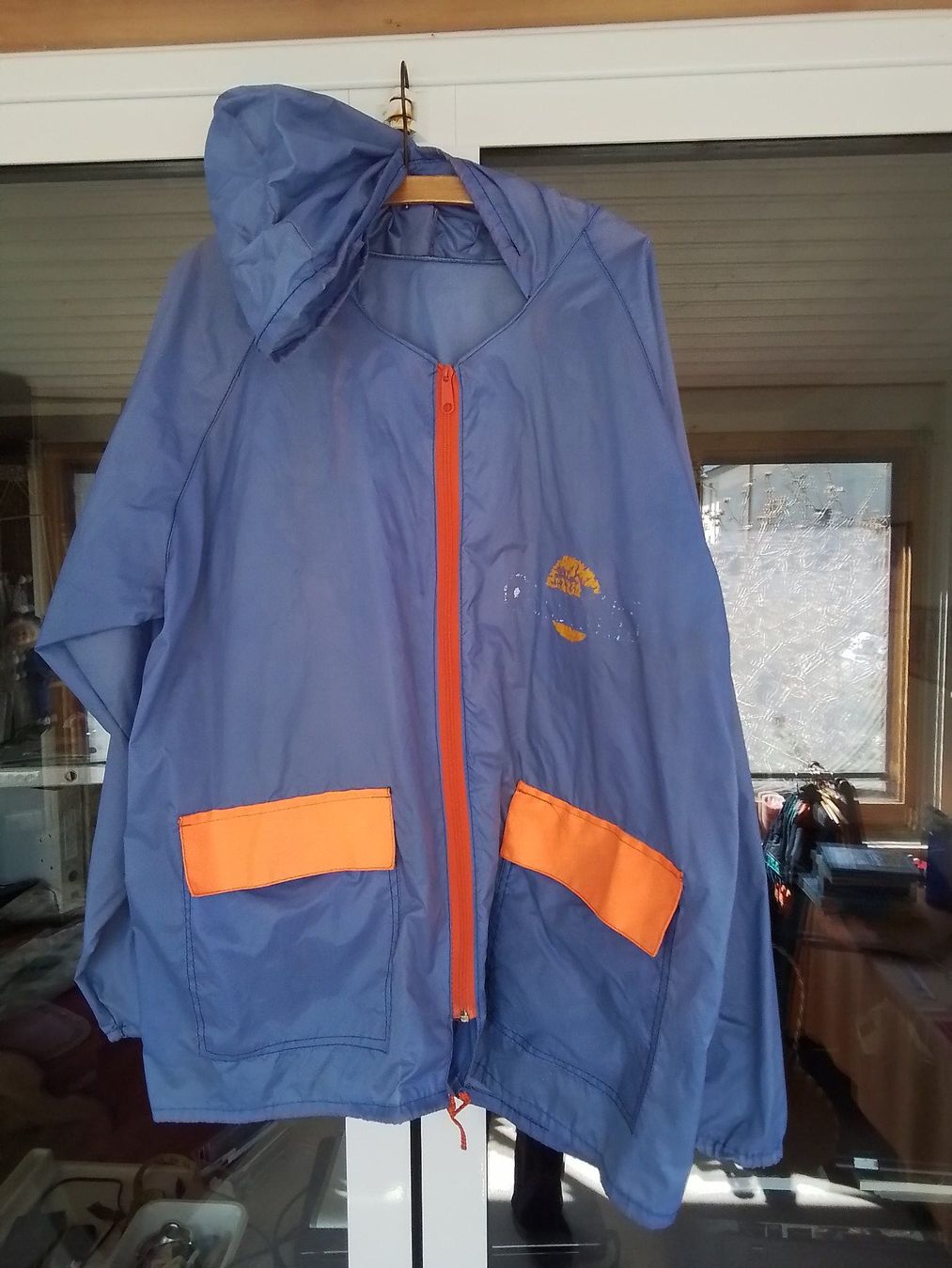 Giacche: Windjacke Grösse M mit Kaputze – Usato da Oberurnen venduto da DVDL