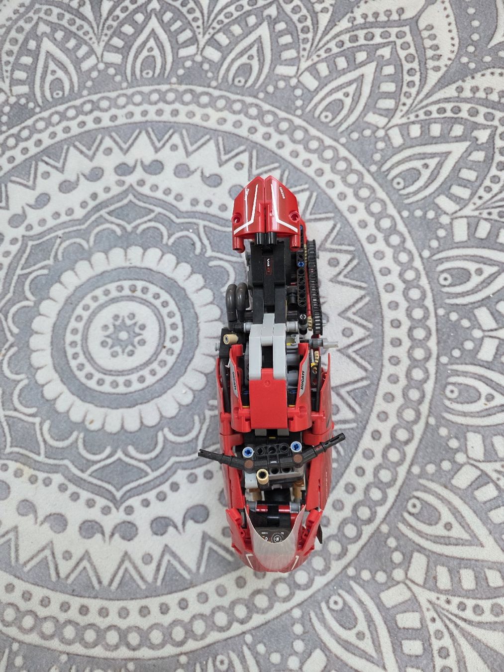 Lego Kit di costruzioni: LEGO Technic Ducati Panigale V4 R Motorrad – Usato da Felben-Wellhausen venduto da Darameo 2