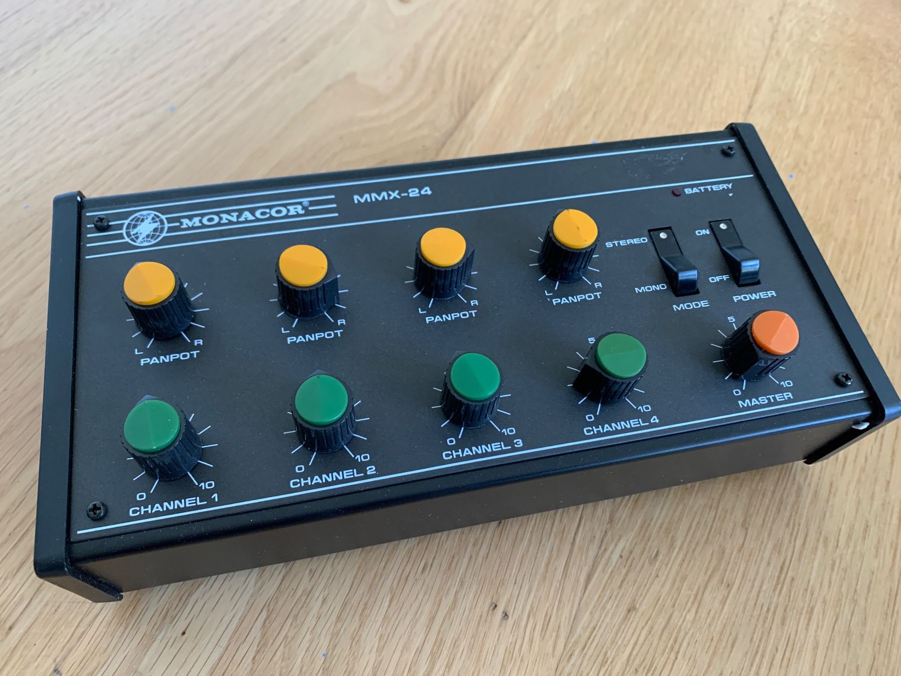 Monacor Console di mixaggio: Mikrofon Mischpult, analog, retro – Usato da Wildegg venduto da Elefant42 2