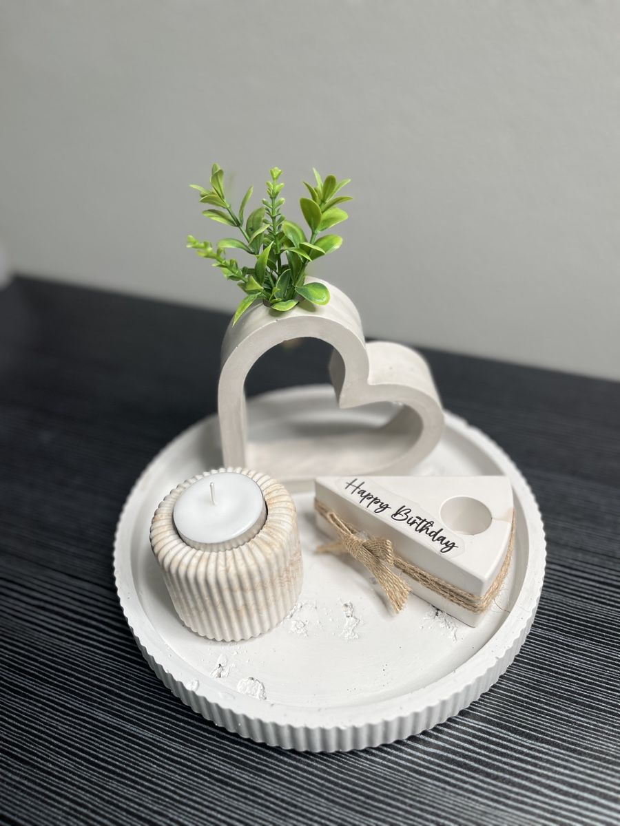 Tutte le decorazioni: Heart Shaped Candlestick & Tealight Holder, Birthday Decor – Nuovo (secondo la descrizione) da Boll venduto da iva_8hql