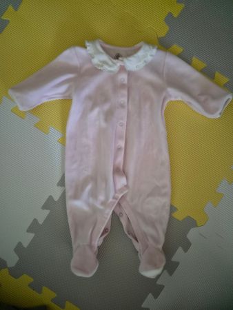 Rosa Strampler aus Samt von Petit Bateau Gr. 60