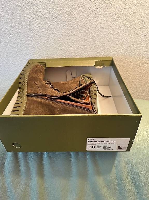 Scarpe da donna: Damen Schuhe – Usato da Zürich venduto da Cibin 1