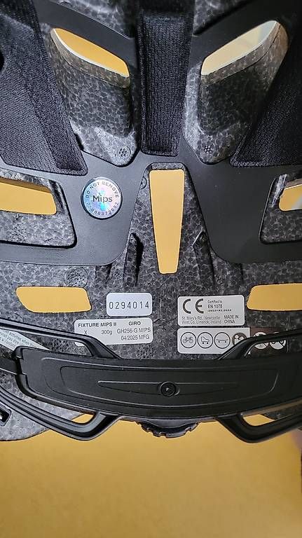 Caschi: Velohelm Giro Fixture MIPS II  – Usato da Sursee venduto da Materialverwalterin 2