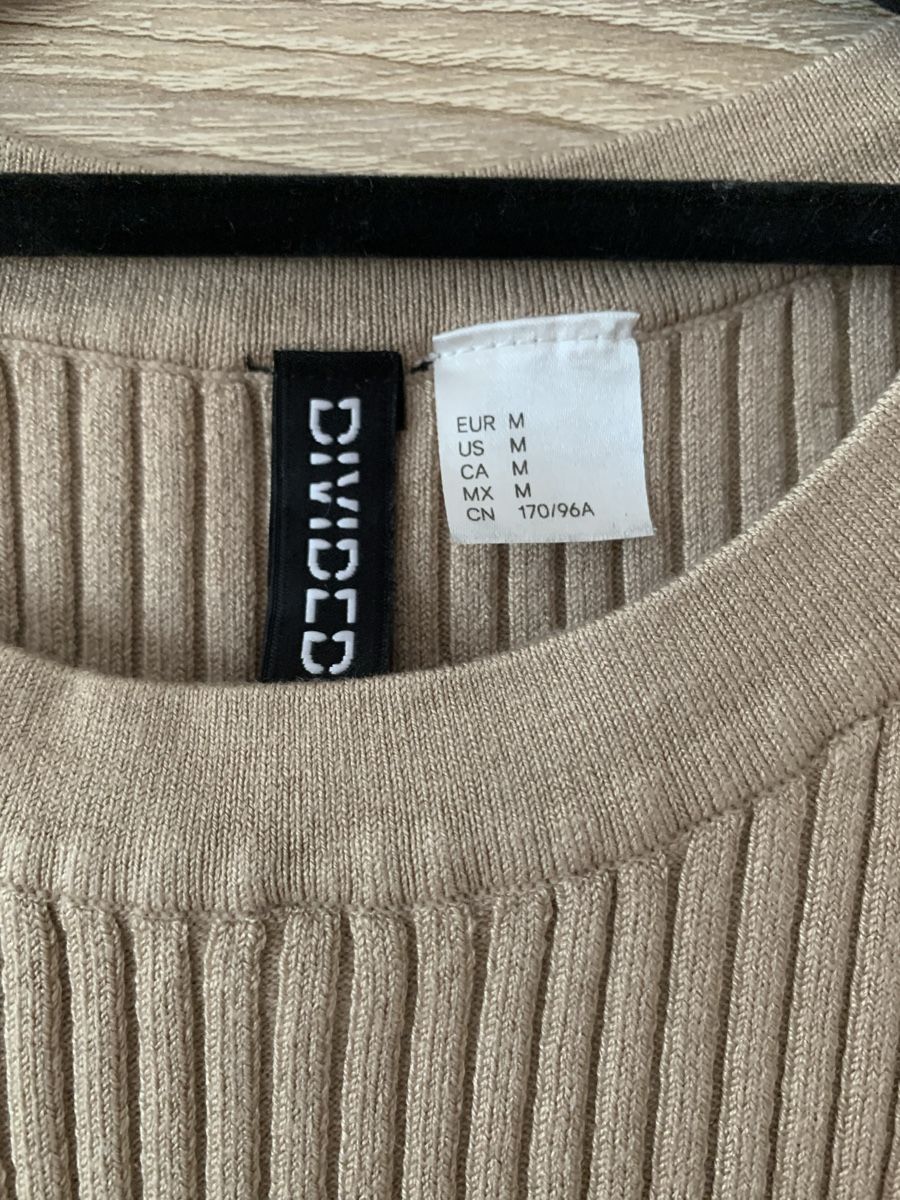 H&M Top: Top débardeur beige – Nuovo (secondo la descrizione) da Montreux venduto da iizaa811 1
