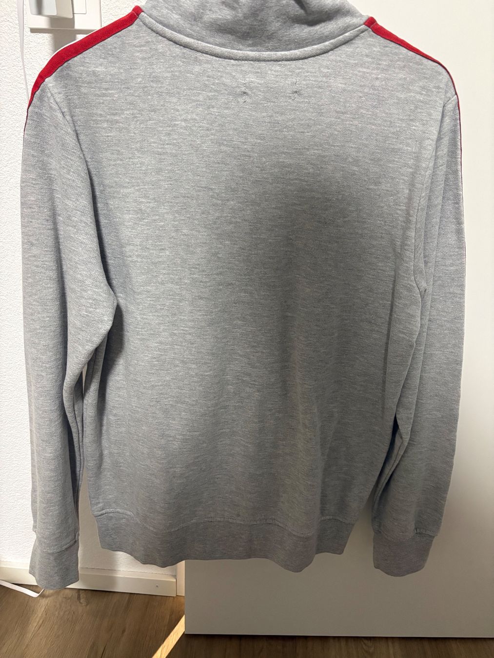 Pulls & Sweat-shirts: Grauer Pullover grösse L – D'occasion à Matzingen par dkl_6khr 1