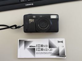 Nikon Zoom 50 AF Fotokamera mit Anleitung