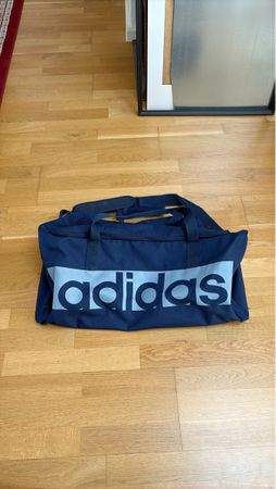 Adidas Sporttasche Duffel Bag - ideal für den Sommer