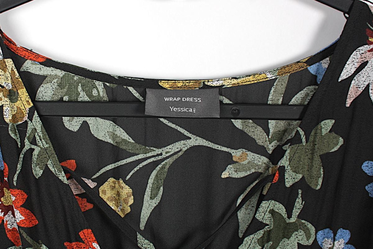 C&A Vestiti: YESSICA Kleid schwarz mit Blumenmuster – Usato da Zollikofen venduto da Restwert_Zollikofen 2