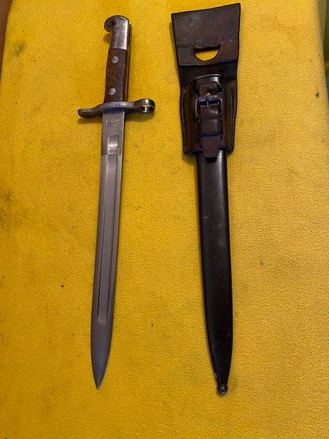 Schweizer Armee Stichwaffen: BAJONETT  CH ARMEE – Gebraucht aus Chur von silbermon
