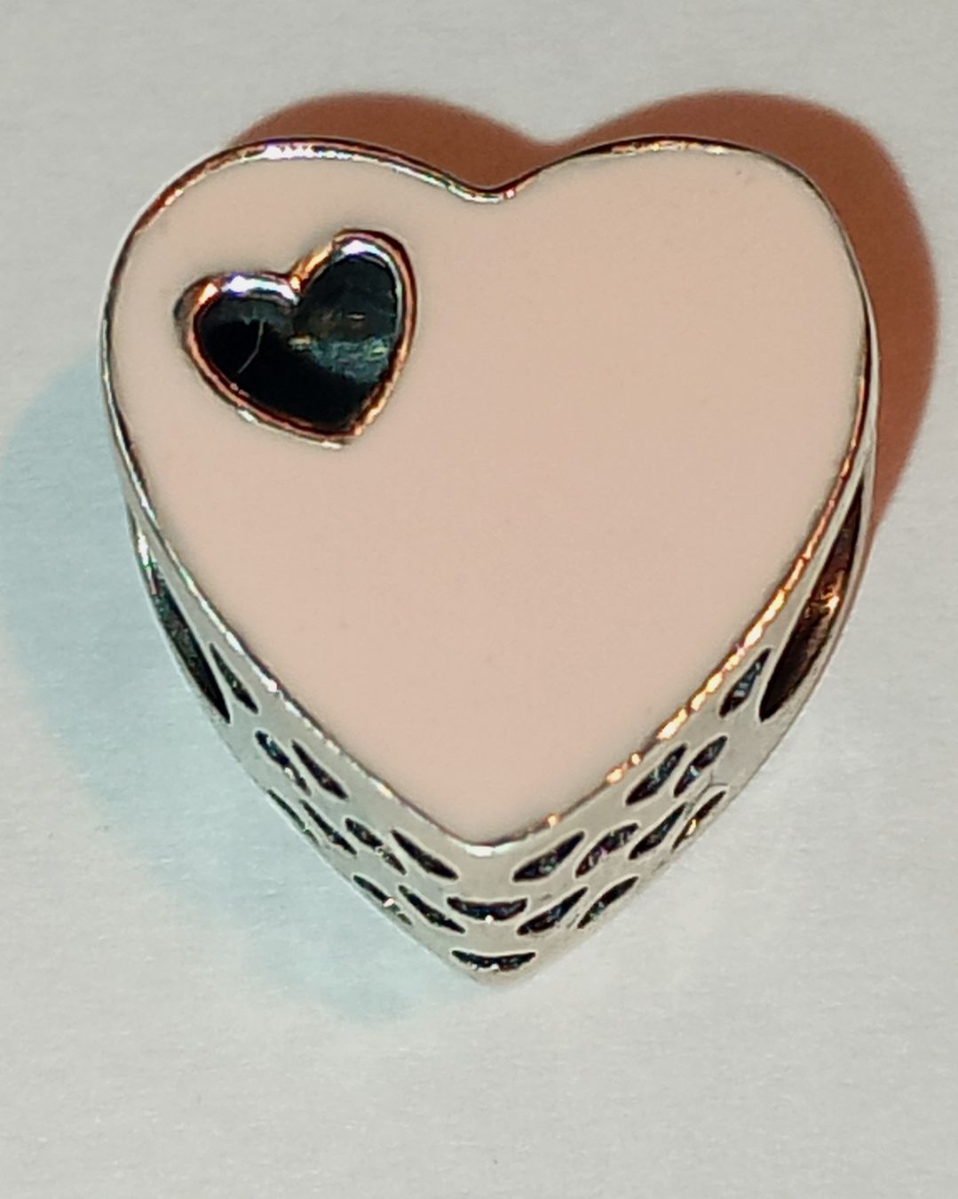 Pandora Pendentifs: Pandora Charm Herz  mit Emaille  – D'occasion à Therwil par col_m6rx
