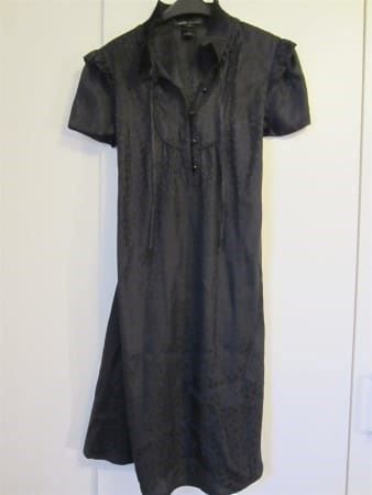 Marc Jacobs Vestiti: MARC JACOBS : Robe en soie noire 36-38 – Nuovo (secondo la descrizione) da Petit-Lancy venduto da lilycerise
