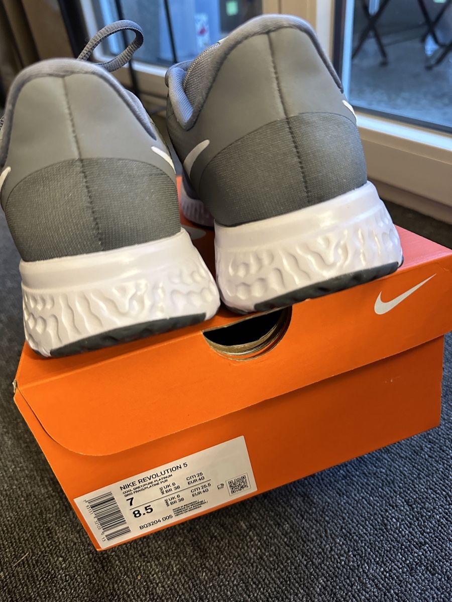 Nike Scarpe da uomo: Nike Revolution 5 unisex taille 40 gris – Nuovo e nell'imballaggio originale da Bulle venduto da LeMoleson 9