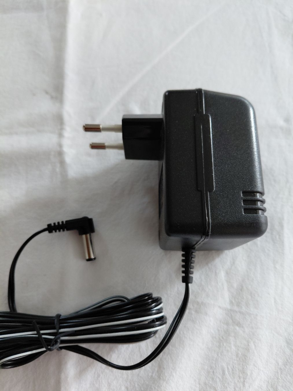 Chargements: Ladegerät  – Neuf (Voir description) à Bonaduz par topolino052 1