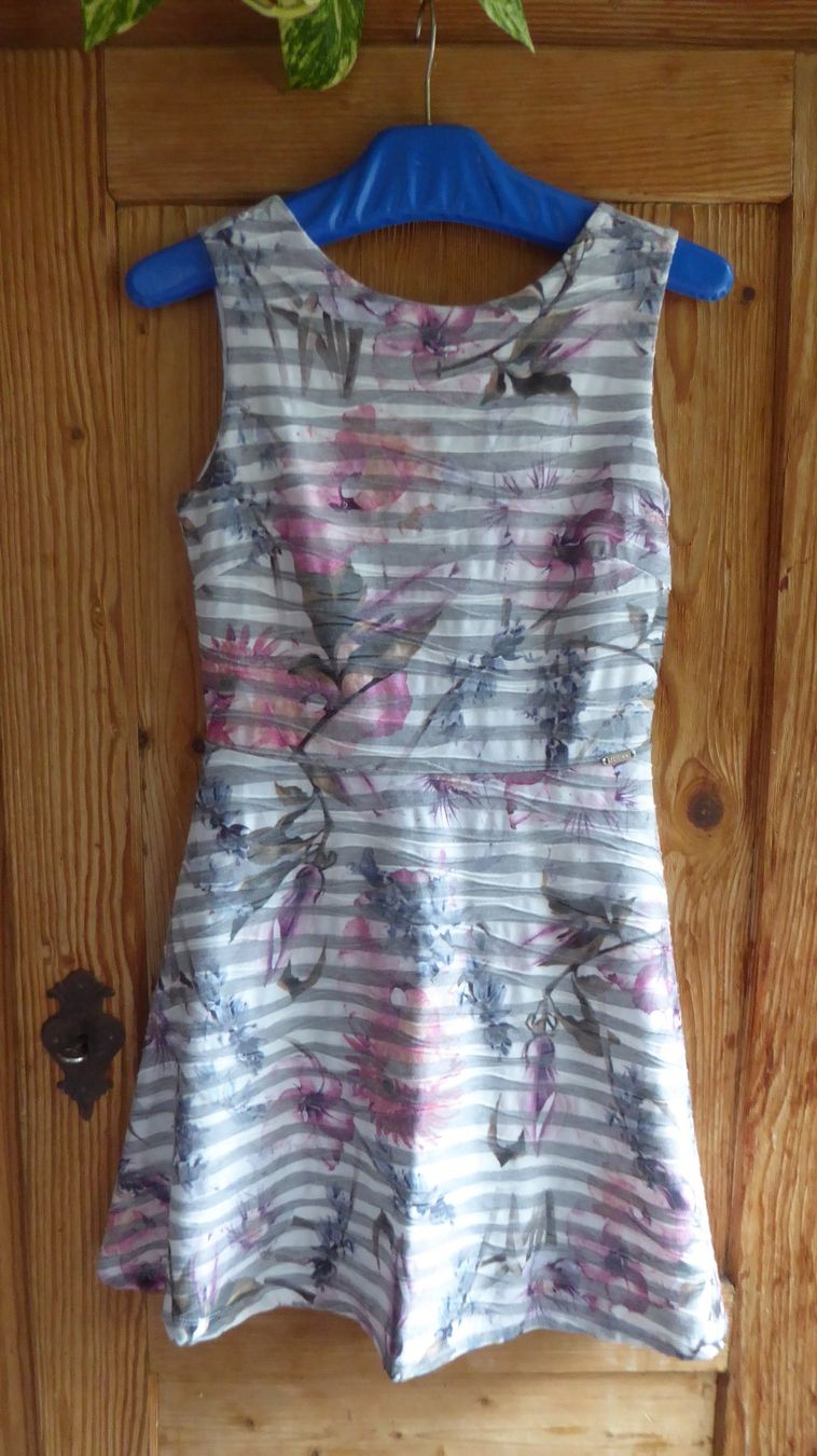 Guess Kleider: Sommer Kleid Gr S GUESS – Gebraucht aus Sargans von Benziner 1