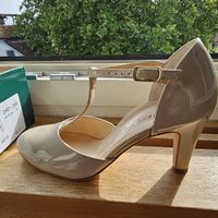 Paul Green T-Riemen Pumps Lackleder Beige Grösse 37.5