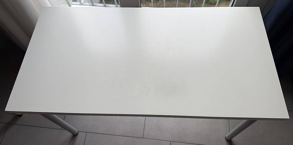 Ikea Scrivanie: Schreibtisch Ikea – Usato da Aarburg venduto da Arcormauri 1