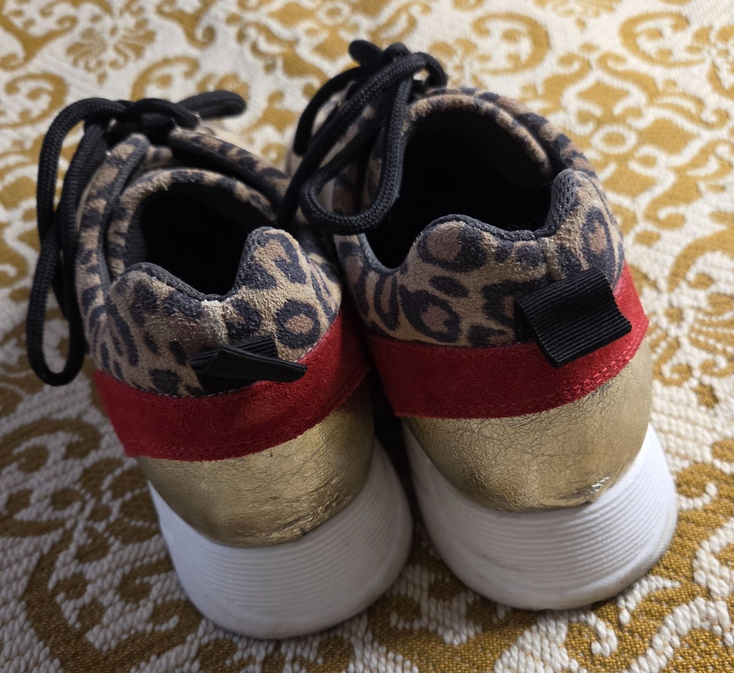 Scarpe da donna: Sneaker mit Leopardenmuster – Usato da Leissigen venduto da ali_k9v8 2