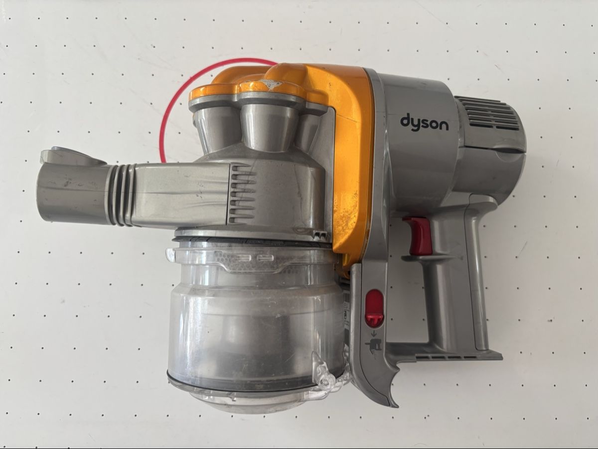 Dyson Staubsauger & Zubehör: Dyson DC16 pour pièces  – Defekt aus nods von Tozzifan