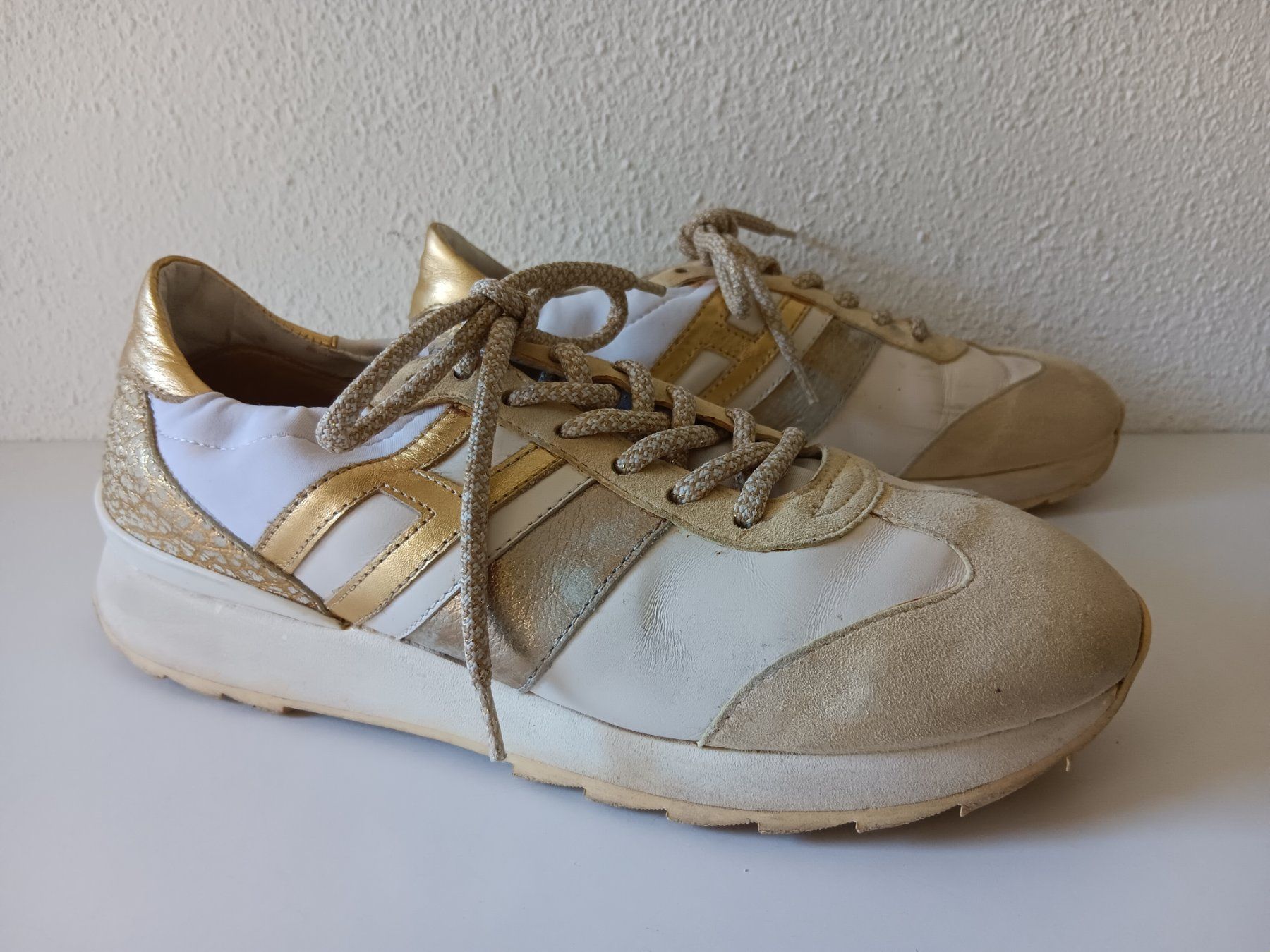 Hogan Scarpe da donna: HOGAN Sneakers pointure / Nummer 38 – Usato da Cossonay-ville venduto da Super-Price-Quality 1