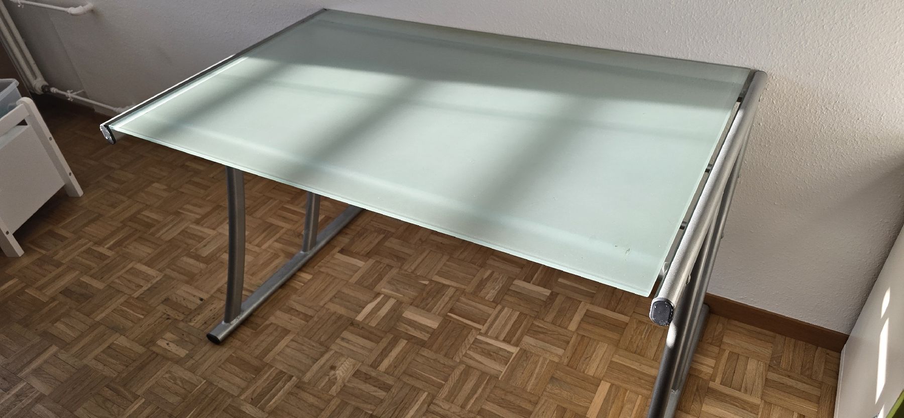 Scrivanie: Glas Schreibtisch – Usato da Nussbaumen AG venduto da Chobowan 2