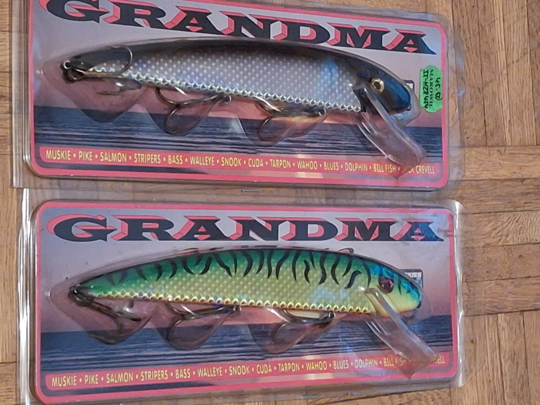 Esche: 2 Hechtwobbler Grandma 23cm neu – Nuovo e nell'imballaggio originale da Nidau venduto da TbLf71
