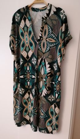 Schönes Sommerkleid für die Ferien, Grösse 44/46