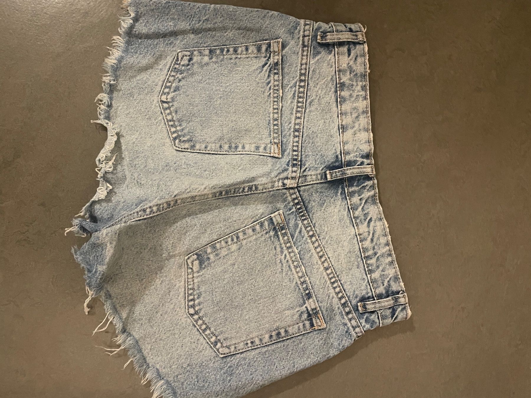 Zara Pantalons: Zara Shorts – D'occasion à Zürich par Ivona3 3