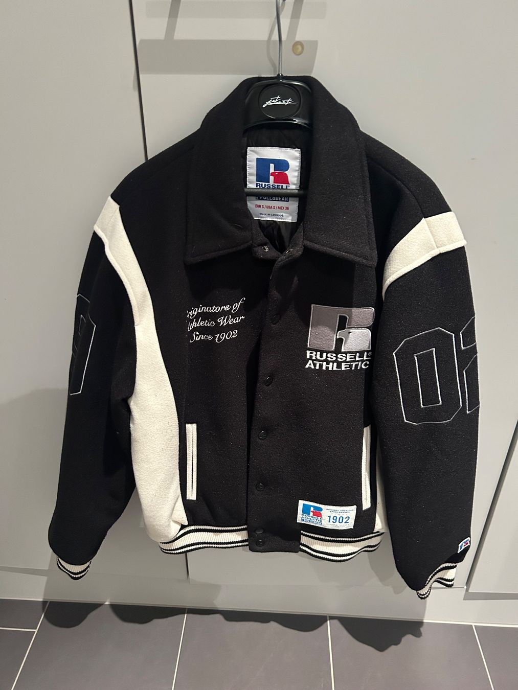 Giacche: Collage Jacke – Nuovo (secondo la descrizione) da Schlieren venduto da Leavio