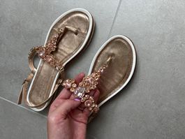 Sandalen mit funkelnden Strasssteinen, Grösse 38