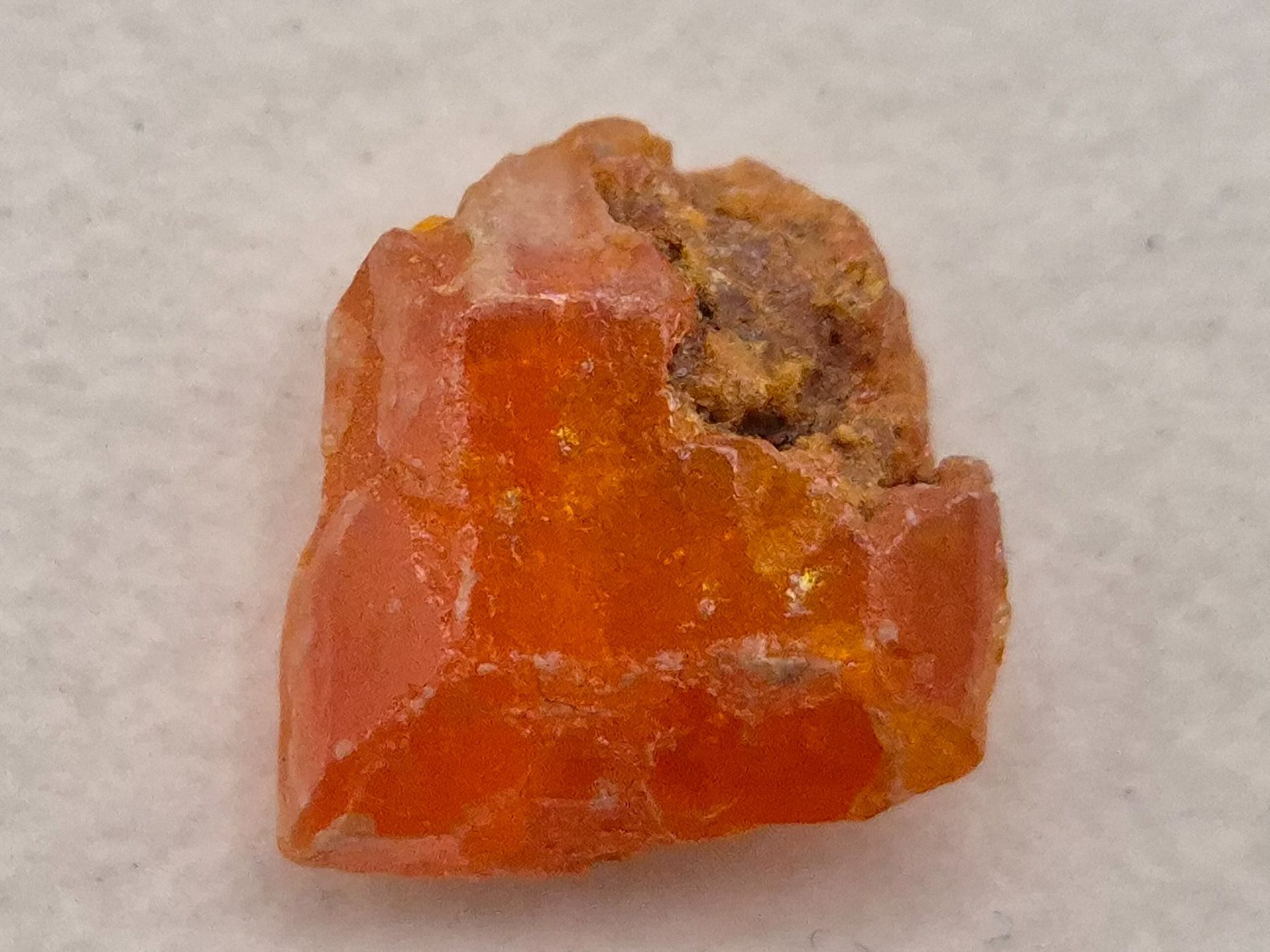 Pietre preziose: Wulfenit ; Sidshak, Usbekistan; 4.7ct. – Nuovo e nell'imballaggio originale da Winterthur venduto da LukasMineralienOase 1