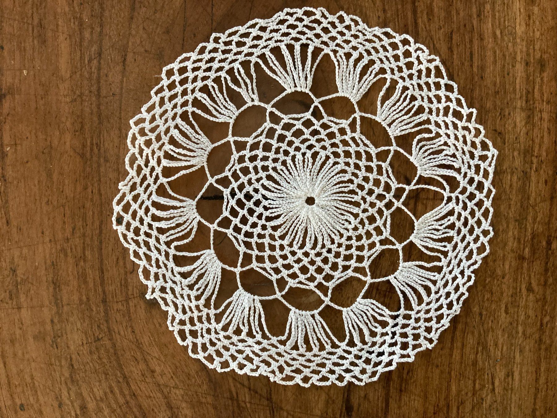 Sottobicchieri: filigranes  Spitzendeckchen  Handarbeit gehäkelt – Usato da Subingen venduto da ArtBead 3