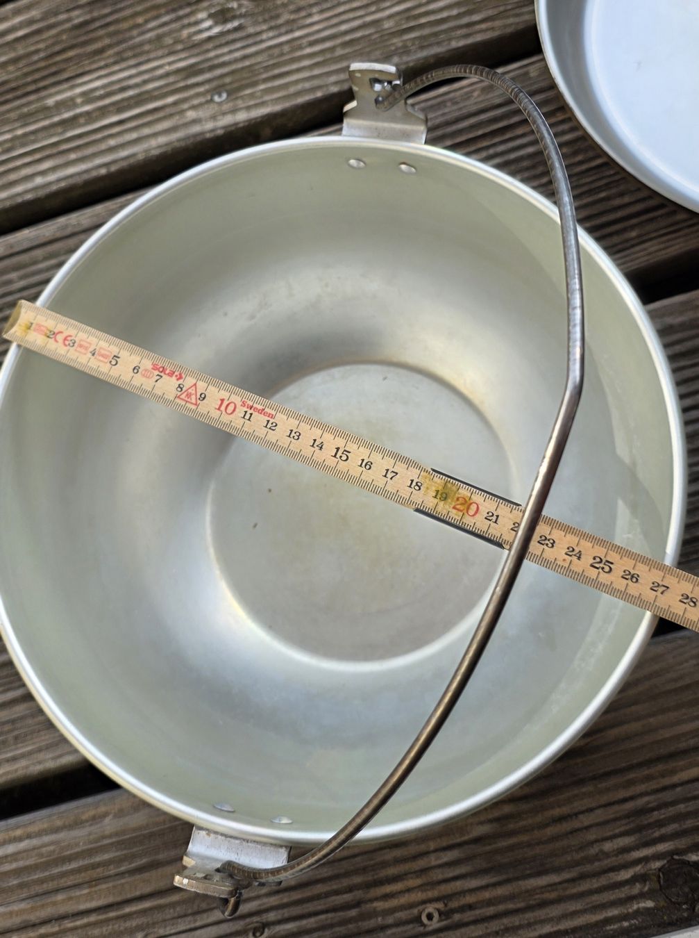 Poêles: Kochtopf Aluminium Camping mit Deckel gebraucht – D'occasion à Günsberg par Bari72 3