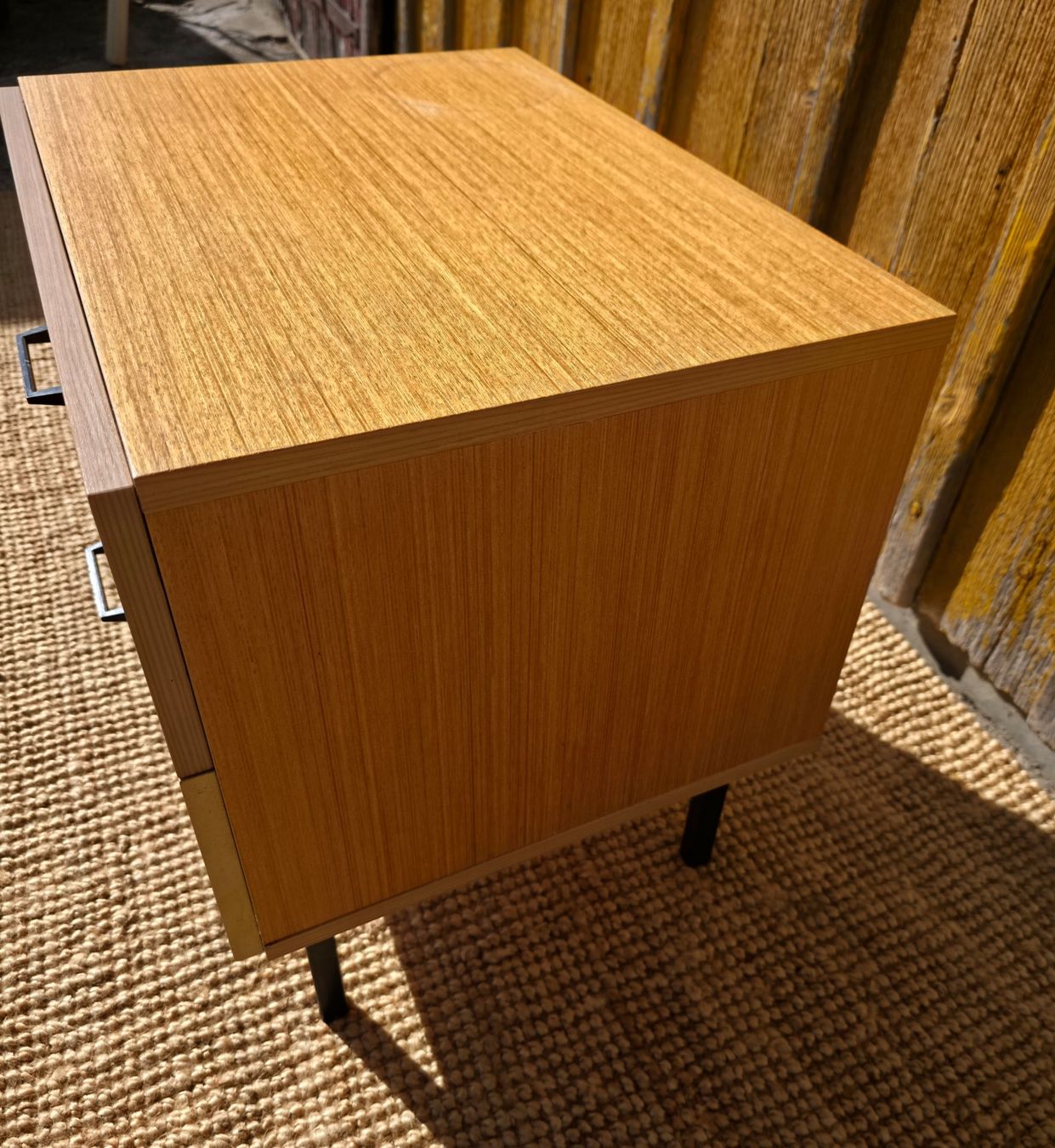 Kommoden: Mid Century Nachtisch/Mini Kommode – Gebraucht aus Haslen AI von Vintagelix 2