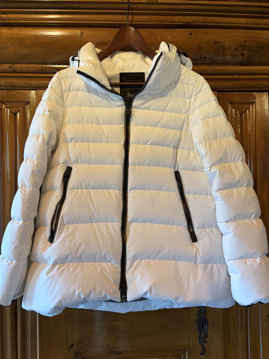 Herno Giacche: Wunderschöne Herno Laminar Jacke, Grösse 40 – Usato da Reinach AG venduto da Ben14gs