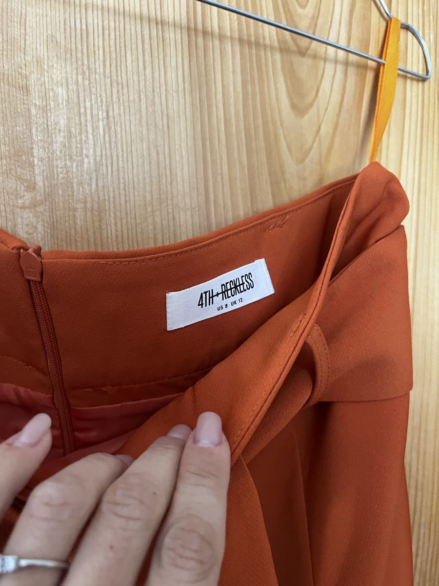 Gonne: Jupe in Orange Gr. 38 mit Schlaufe – Usato da Horgen venduto da adrigas 1
