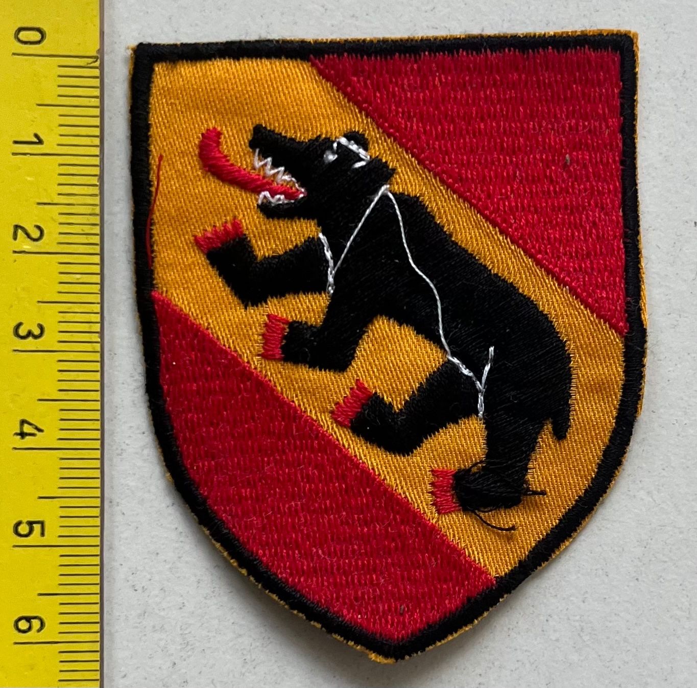 Patches: Bär, Berner Kantonswappen/ Stoffabzeichen, Aufnäher – Gebraucht aus Ostermundigen von DaxKarten-75
