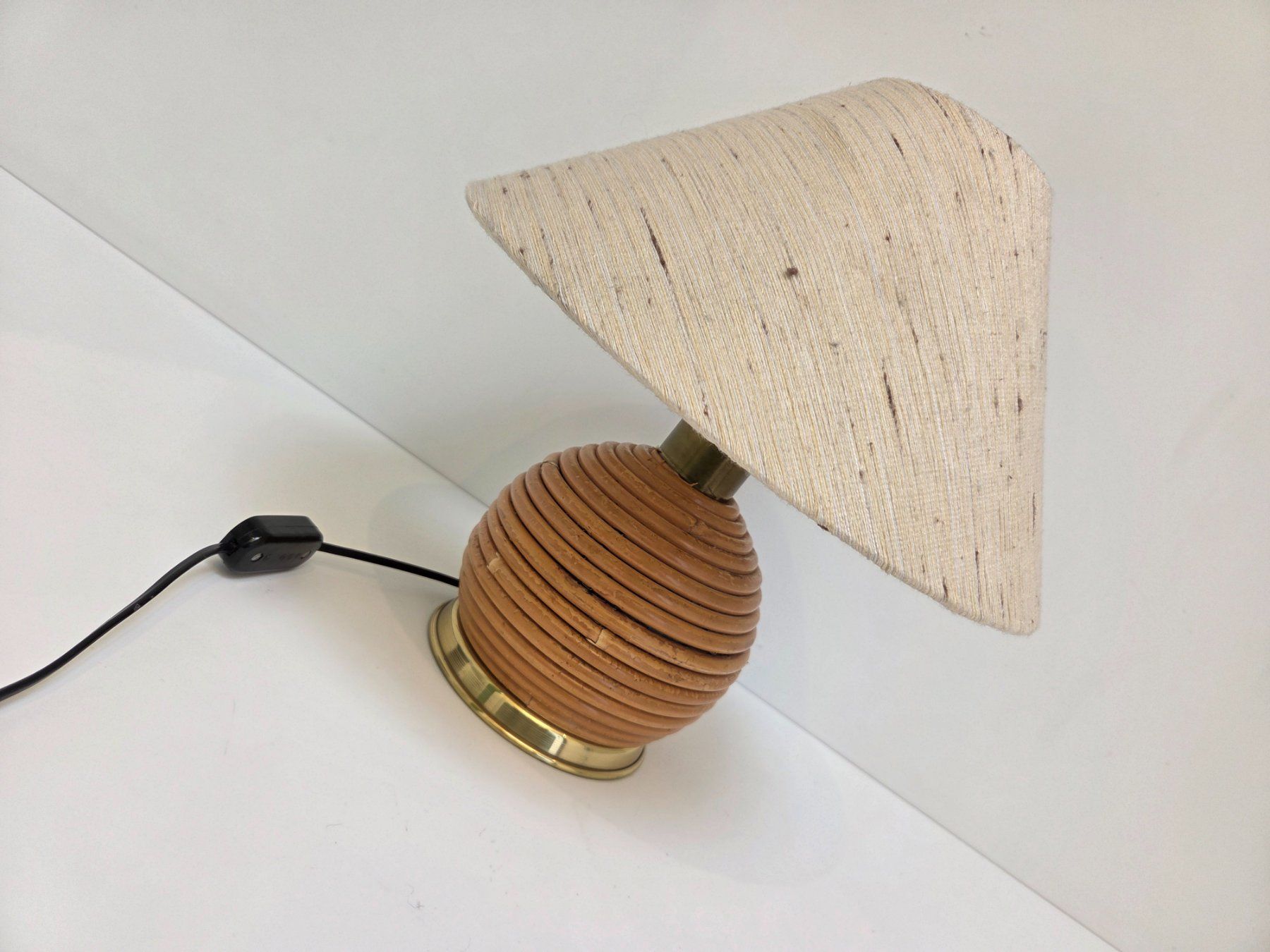 Tische: Design 1970 Rattan & Messing Tischlampe – Gebraucht aus Gersau von pd-design-and-art 4