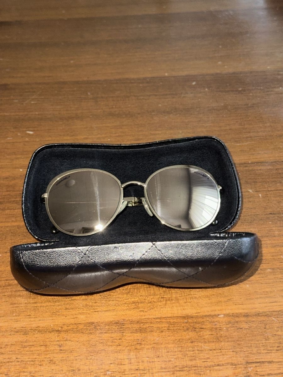 Chanel Brillen & Gläser: Chanel Sonnebrille – Gebraucht aus Erlinsbach SO von VWV1